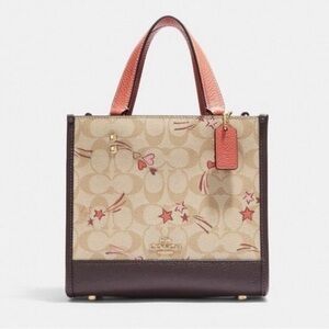 NWT COACH Dempsey Tote 22 s w Heart & Star Print CJ646 (Coach packaged) AUTHENTC